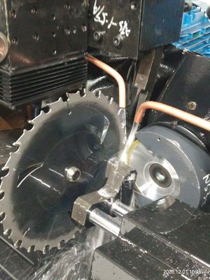Yüksek hassasiyetli Tct Çakmak Kılıcı Kesme Makinesi